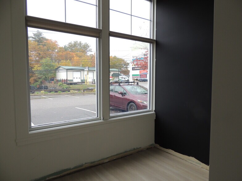 More Photos Of 171 Daniel Webster Hwy, Belmont Storefront Retail Office For Lease