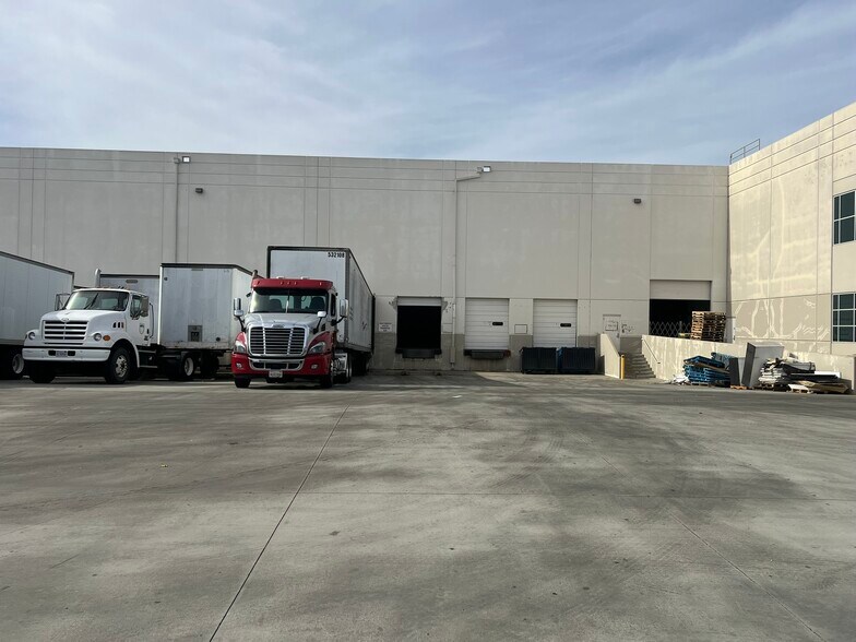 More Photos Of 1521 Francisco St, Torrance Warehouse For Lease