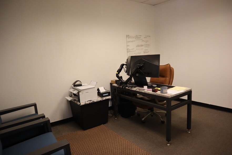 More Photos Of 1260 N Hancock St, Anaheim Showroom For Lease