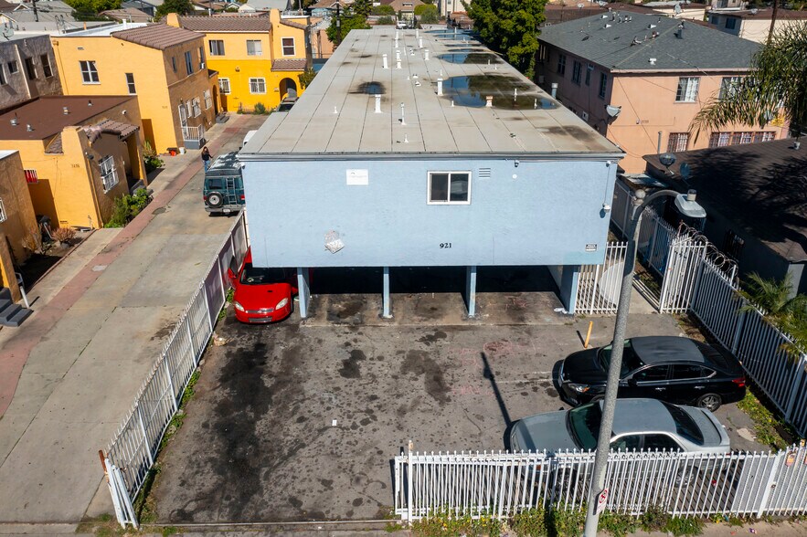 More Photos Of 921 W 82nd St, Los Angeles Apartments For Sale