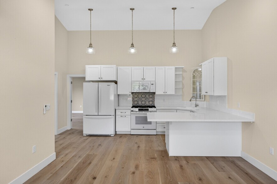 More Photos Of 25265 Carlsbad Ave, Davis Apartments For Sale