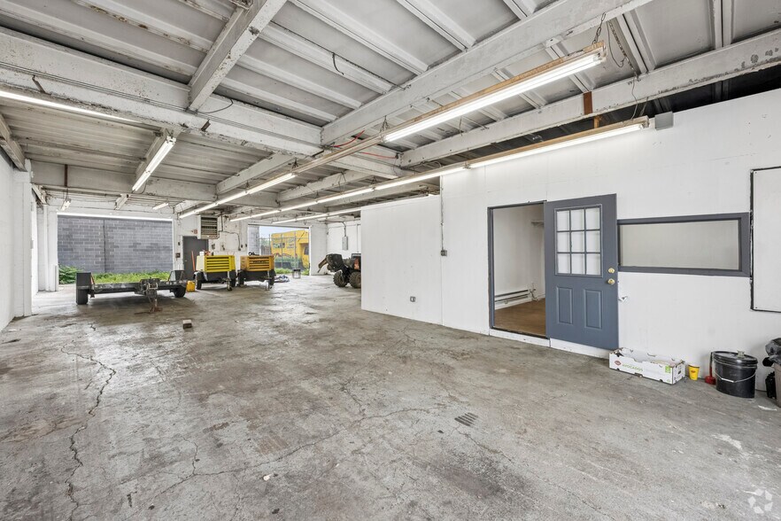 More Photos Of 18-17 130th St, College Point Warehouse For Lease