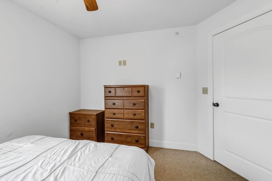 More Photos Of 38 Washington St, Ellicottville Storefront For Sale