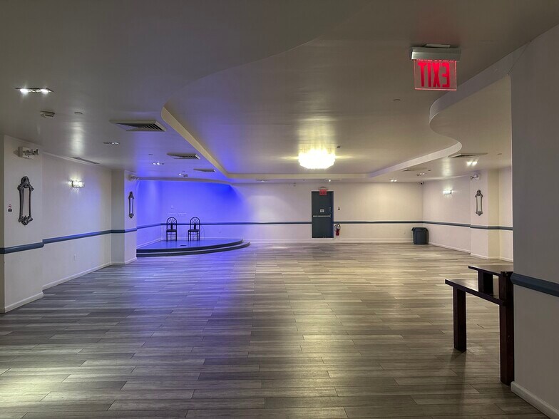More Photos Of 140-46 Queens Blvd, Jamaica Warehouse For Lease