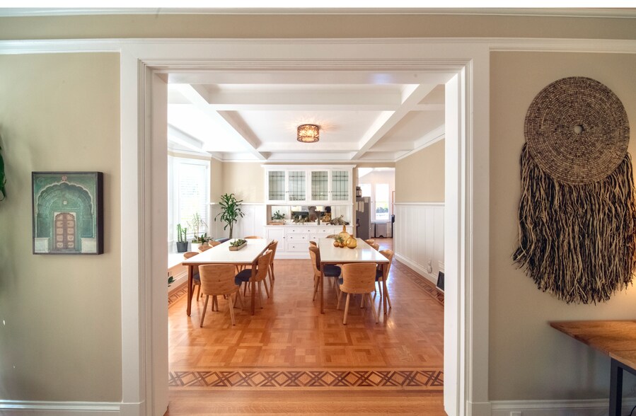 More Photos Of 435 Vernon St, Oakland Specialty For Sale