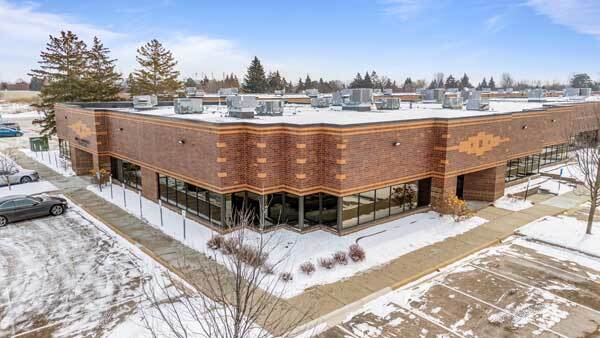 More Photos Of 7600-7682 Executive Dr, Eden Prairie Research And Development For Lease