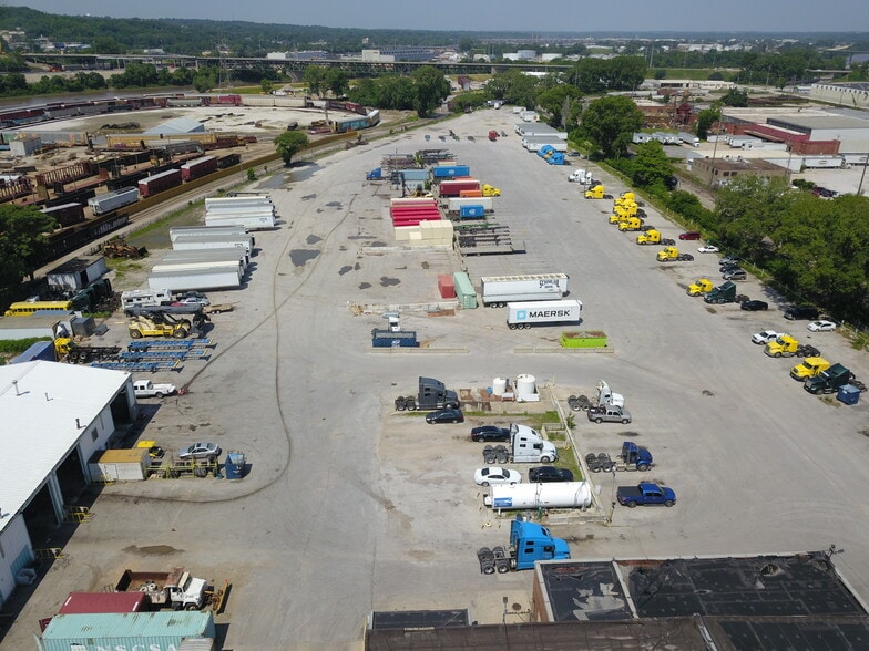 More Photos Of 1134 S 12th St, Kansas City Truck Terminal For Lease