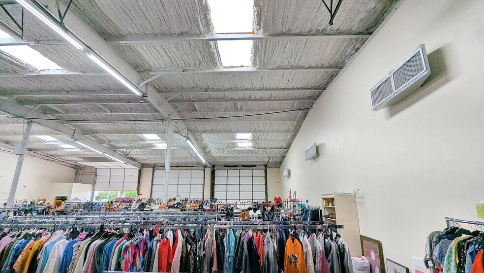 More Photos Of 120 W Peak Blvd, Muskogee Freestanding For Sale