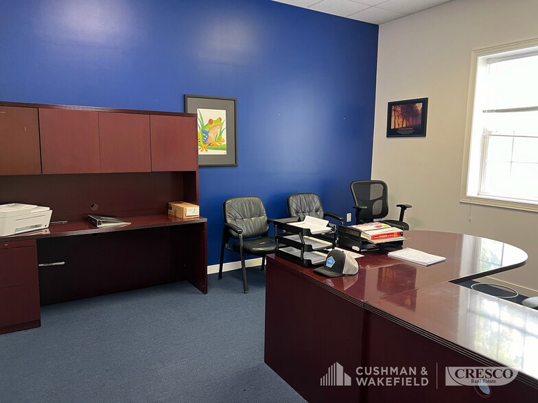 More Photos Of 33370-33388 Liberty Pky, North Ridgeville Light Distribution For Sale