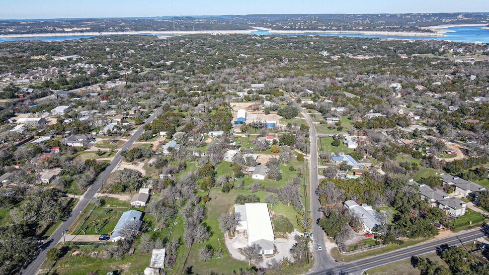 More Photos Of 5206 Beacon Dr, Austin Warehouse For Lease