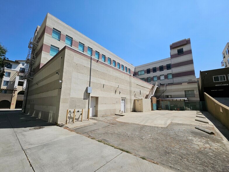 More Photos Of 301-317 W Main St, Alhambra Loft Creative Space For Sale