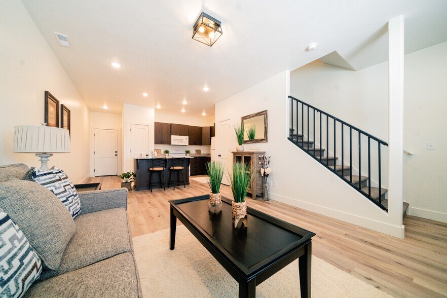 More Photos Of 254 N Spring Creek Pky, Providence Apartments For Sale