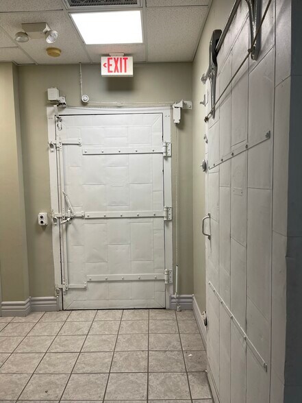 More Photos Of 1401 E Douglas Ave, Wichita Office For Lease