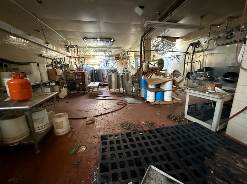 More Photos Of 34 E 29th St, Brooklyn Industrial For Sale