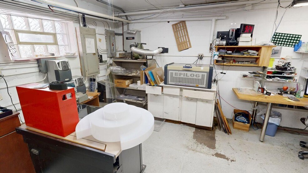 More Photos Of 21706 E US Highway 30, Lynwood Warehouse For Sale