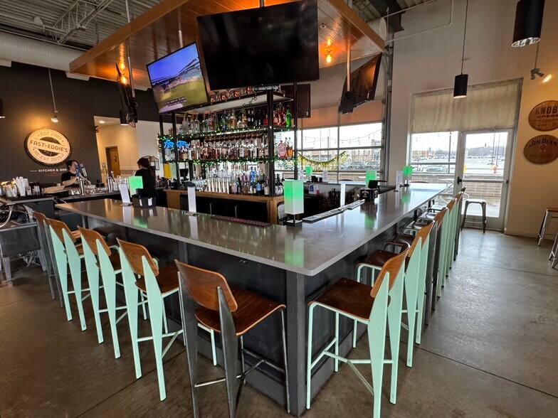 More Photos Of 7729 W Ridgewood Dr, Parma Restaurant For Lease