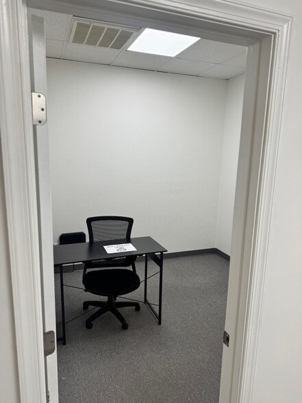 More Photos Of 138 S Rosemont Rd, Virginia Beach Medical For Lease