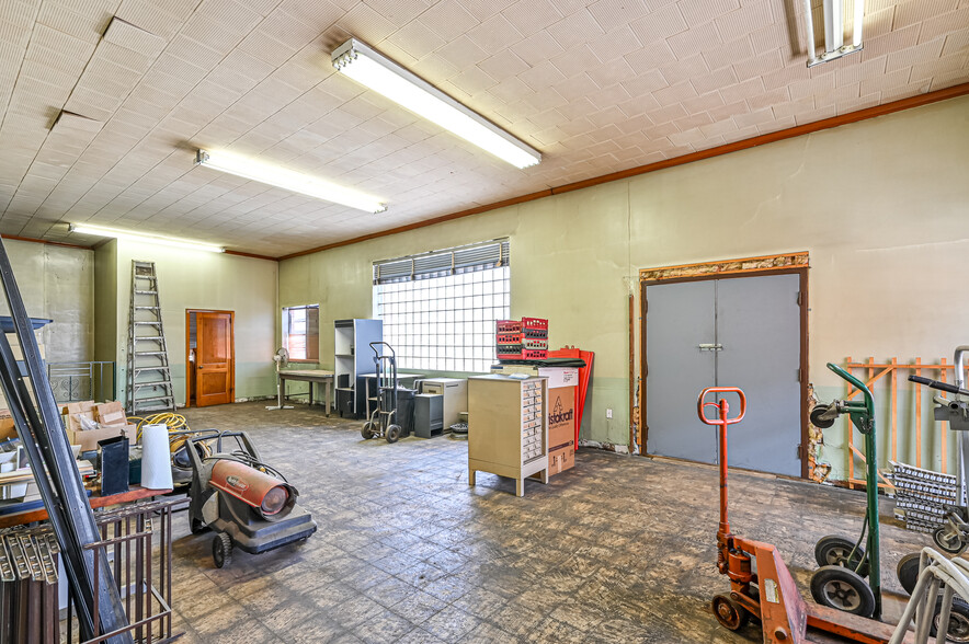 More Photos Of 242 Merchant St, Ambridge Warehouse For Sale