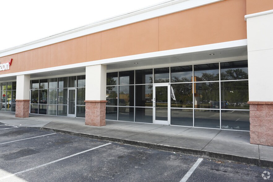 More Photos Of 7260 Broad St, Brooksville Unknown For Lease