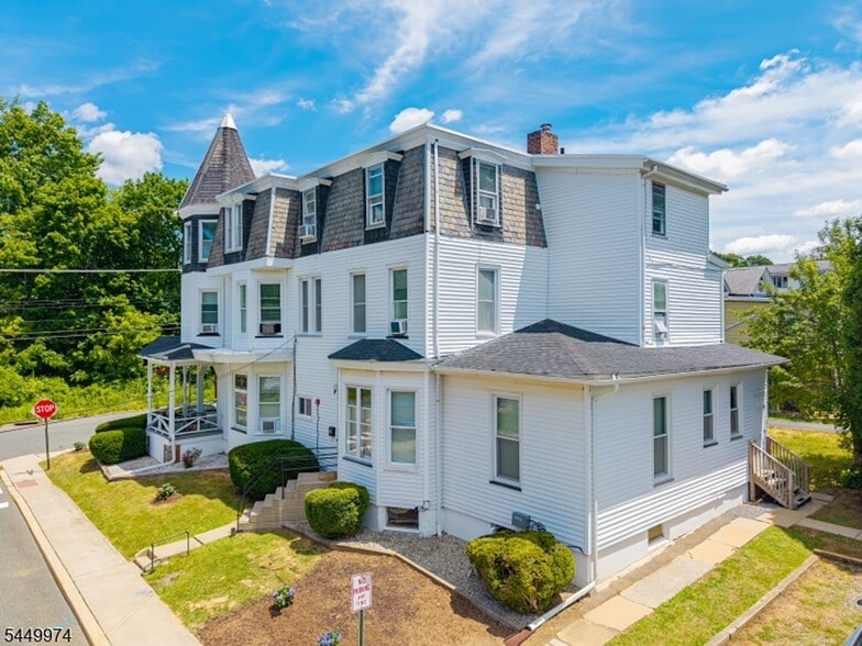 More Photos Of 59 Railroad Ave, Washington Apartments For Sale