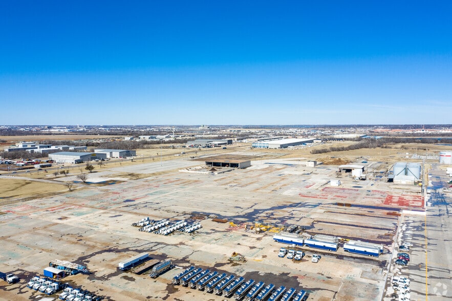 More Photos Of 7501 SW 29th St, Oklahoma City Distribution For Lease