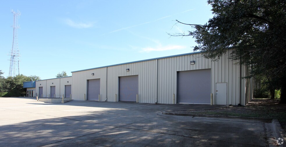 More Photos Of 5784 Mining Blvd, Jacksonville Warehouse For Lease