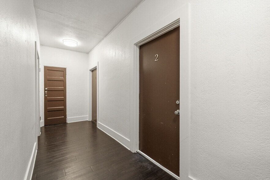 More Photos Of 800-808 N Avalon Blvd, Wilmington Storefront Retail Office For Lease