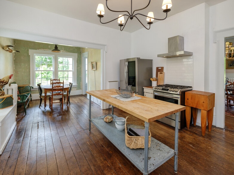 More Photos Of 58522 Farrand Rd, Colon Hospitality For Sale