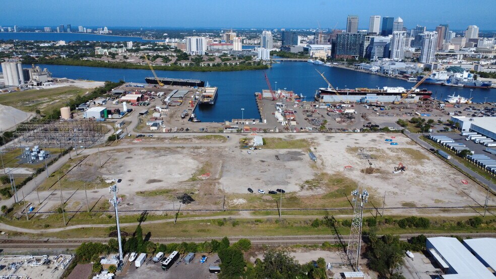 More Photos Of 1650 Hemlock St, Tampa Land For Lease