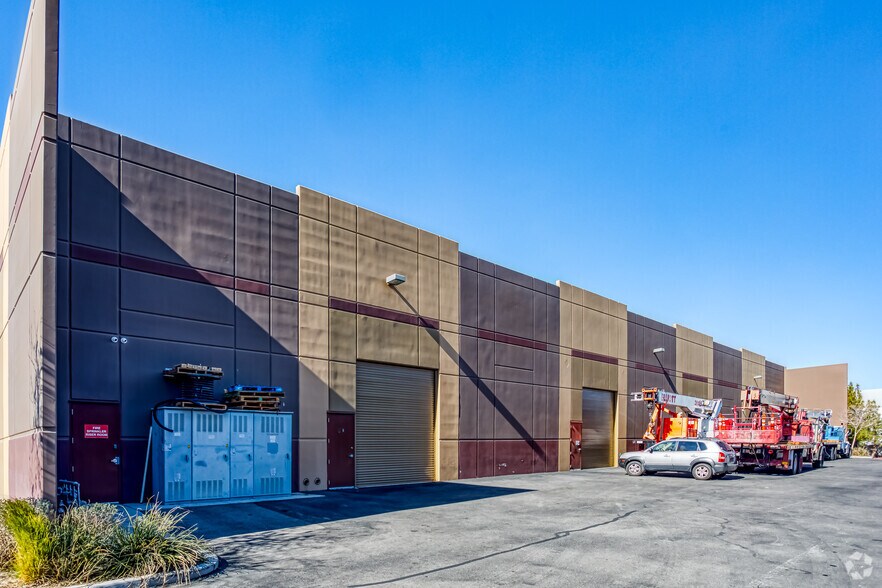 More Photos Of 3638 E Sunset Rd, Las Vegas Light Distribution For Lease