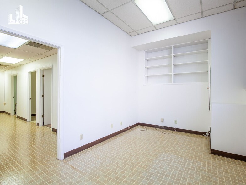 More Photos Of 919 Clay St, San Francisco General Retail For Lease