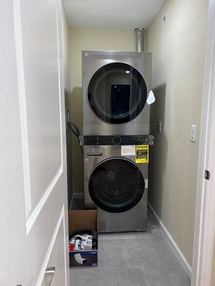 More Photos Of 1018-1020 S Orange Ave, Newark General Retail For Sale