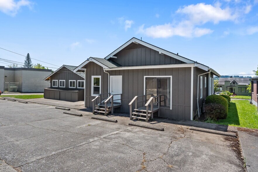 More Photos Of 1068 Market Blvd, Chehalis Office For Sale