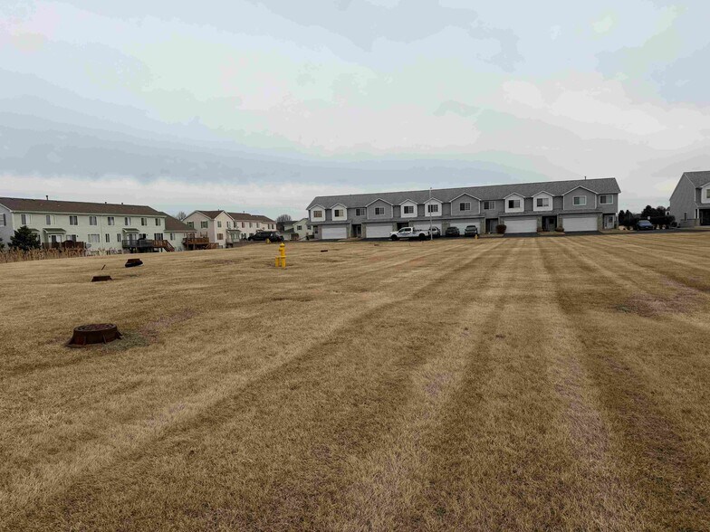 More Photos Of 1863 Waters Edge Dr, Minooka Land For Sale