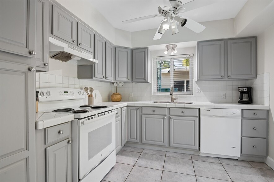 More Photos Of 1123 NE 14th Ave, Fort Lauderdale Apartments For Sale