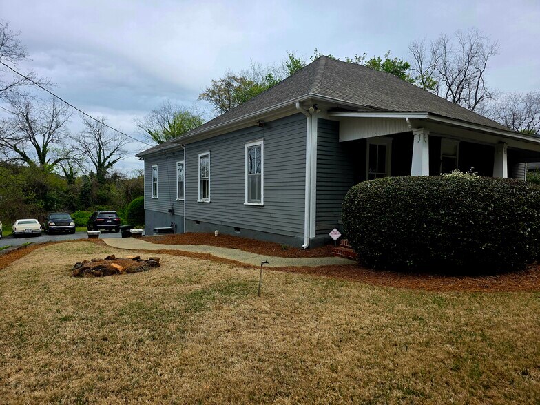 More Photos Of 329 NE Lawrence St, Marietta Medical For Sale