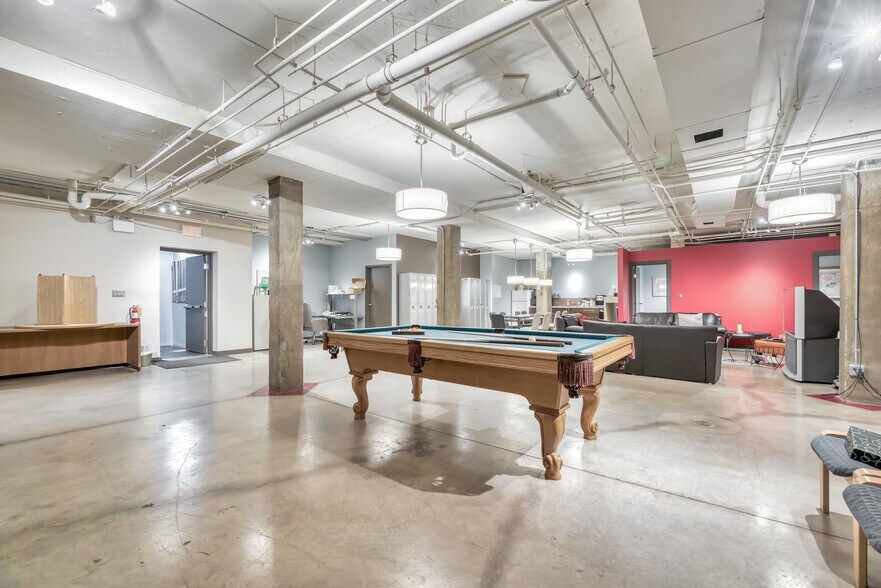 More Photos Of 902 9th Ave SW, Calgary Medical For Lease