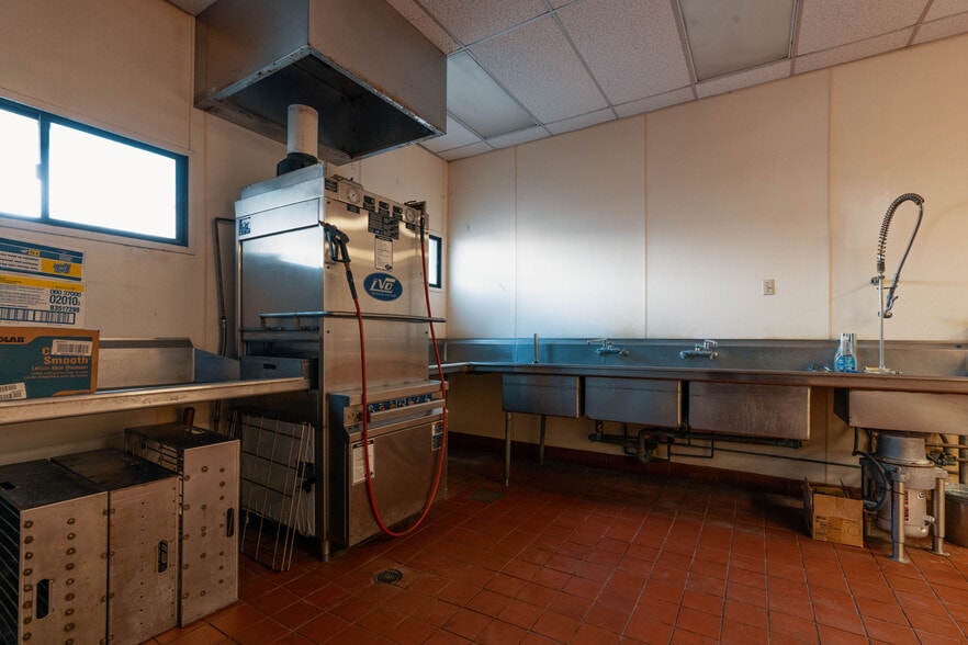 More Photos Of 1709 Kalani St, Honolulu Freestanding For Sale