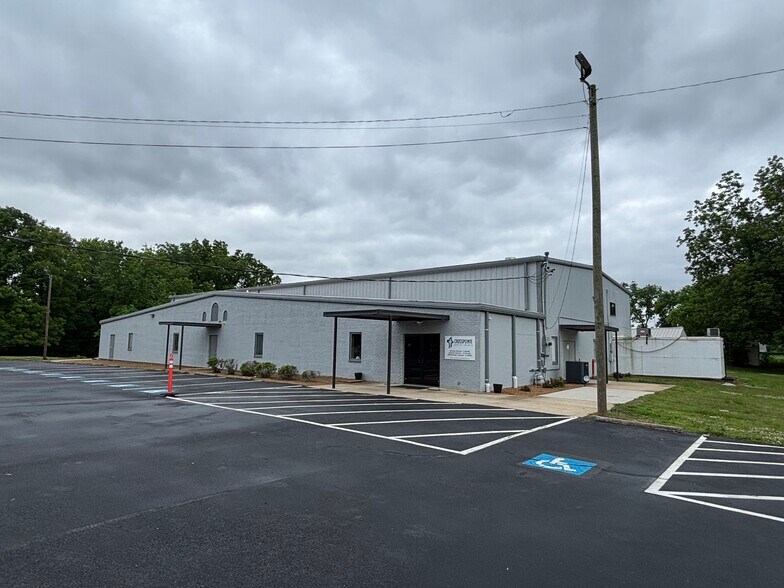 More Photos Of 220 Beaver Rd, Munford Sports And Entertainment For Sale