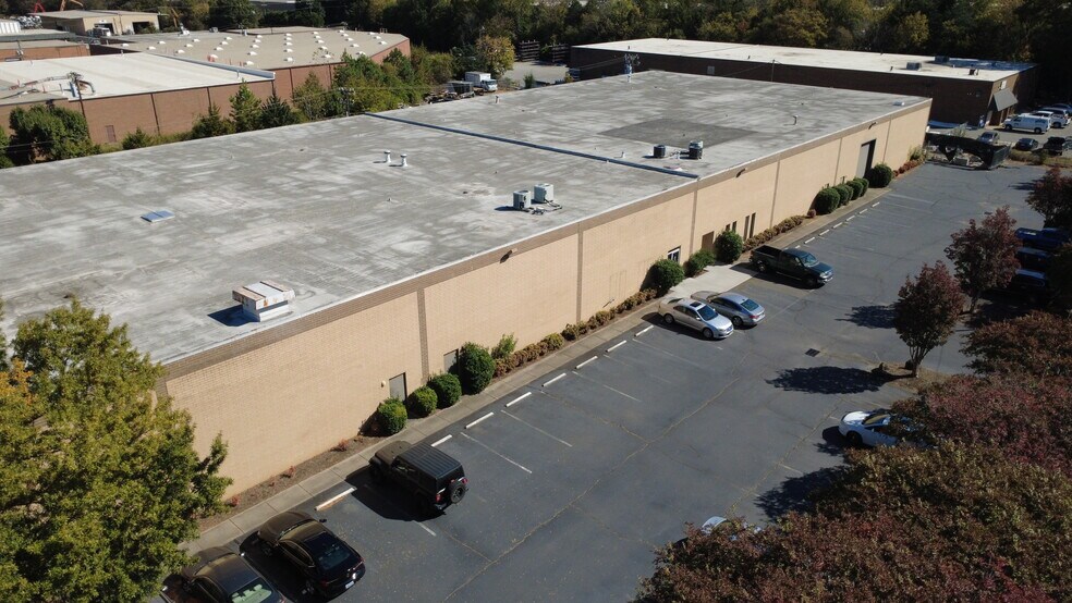 More Photos Of 220 Olympic St, Charlotte Warehouse For Lease
