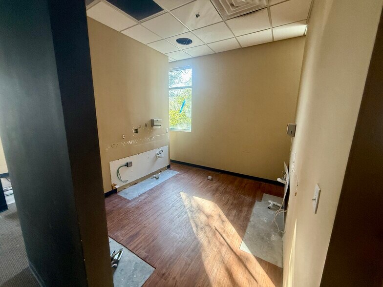 More Photos Of 449621 Us-301, Callahan Medical For Lease