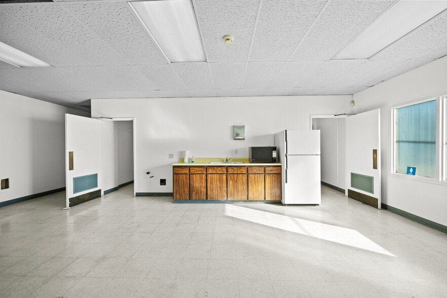 More Photos Of 9200 Lower Azusa Rd, Rosemead Warehouse For Sale