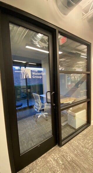 More Photos Of 7400 N Oracle Rd, Tucson Office For Sale