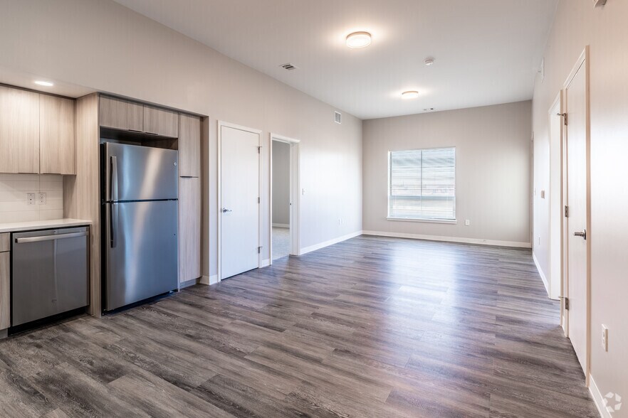 More Photos Of 1901 Vine St, Kansas City Multifamily For Sale