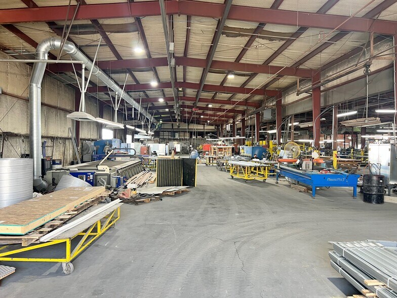 More Photos Of 5936 Eden Dr, Haltom City Warehouse For Sale