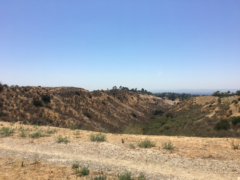 More Photos Of 18100 Sesnon Blvd, Granada Hills Land For Lease