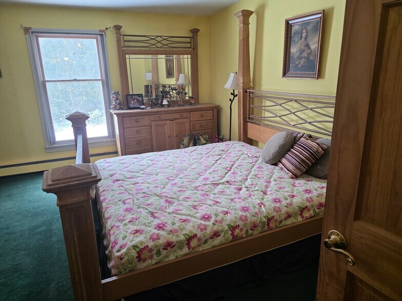 More Photos Of 56 Old State Route 12, Frenchtown Showroom For Sale