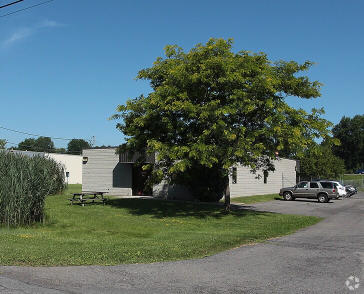 Primary Photo Of 139 Dwight Park Cir, Solvay Flex For Lease