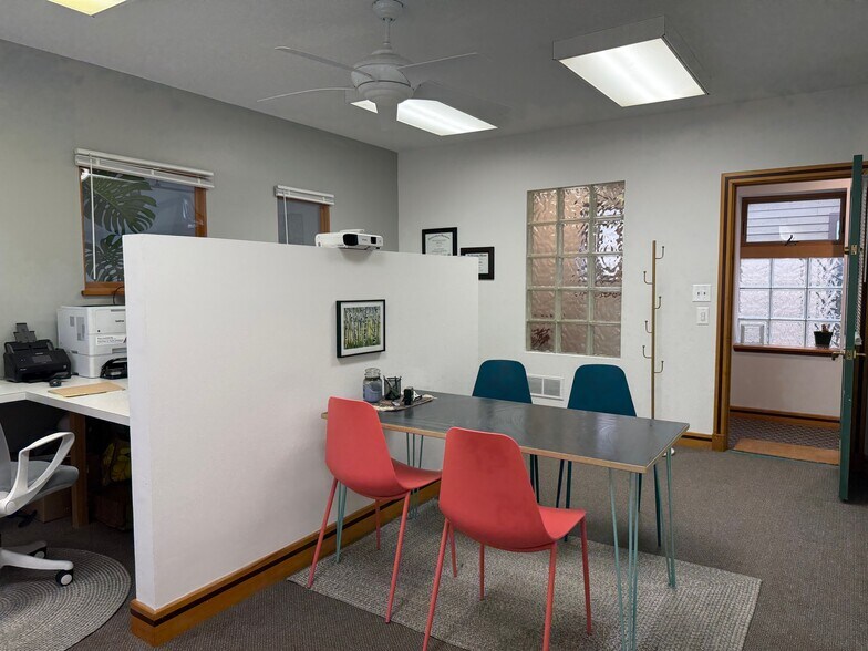 More Photos Of 1124 Florence Ave, Evanston Office Residential For Lease