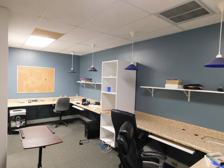 More Photos Of 120 E Pine St, Lakeland Office For Lease